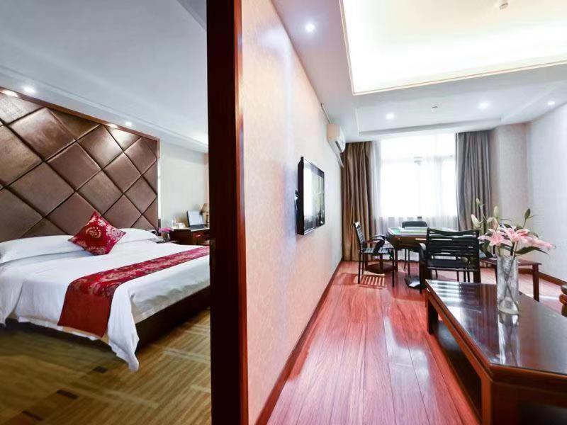 Vienna Hotel Nanning Jiangnan Wanda Экстерьер фото
